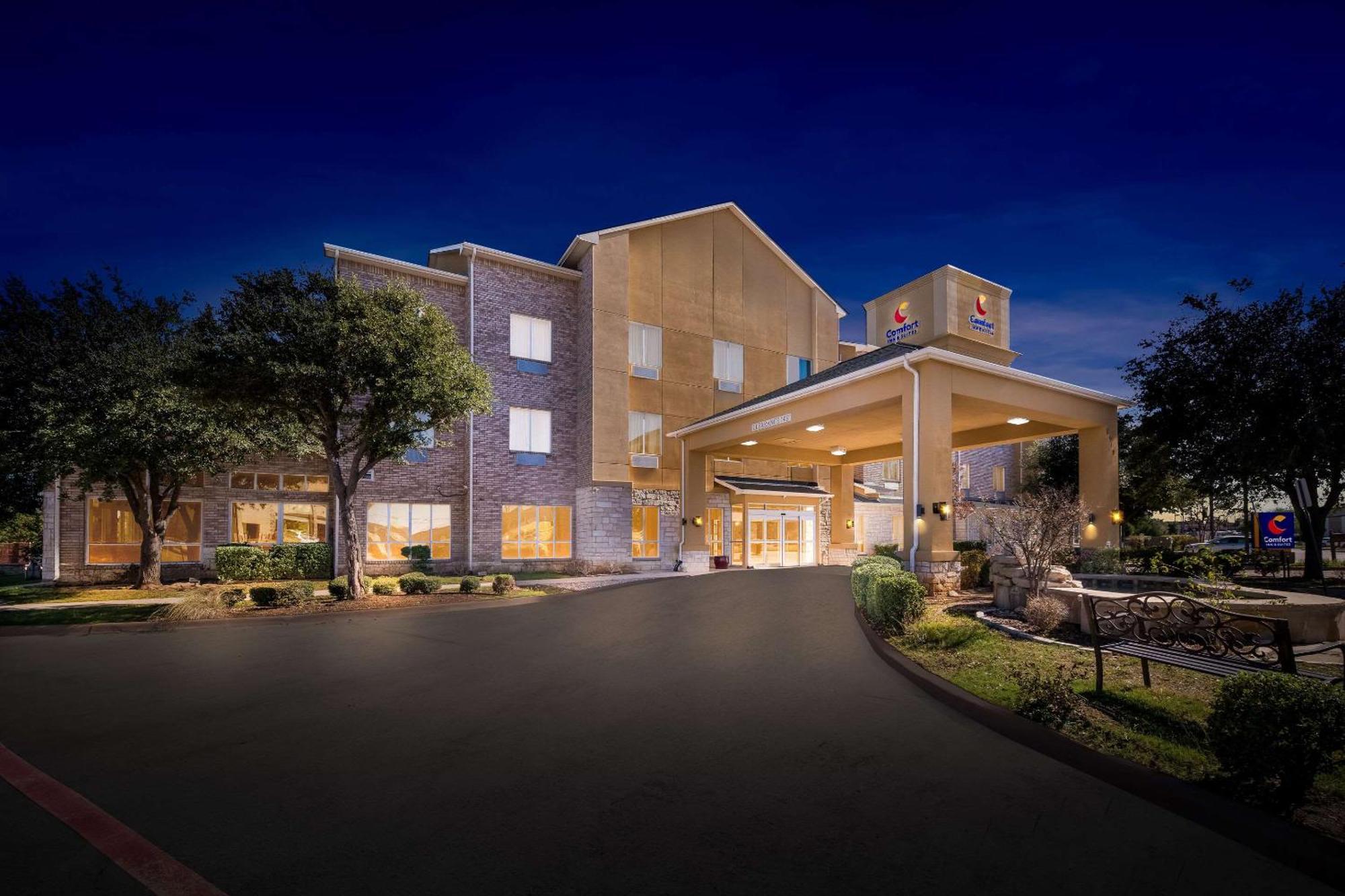 Comfort Inn & Suites Near Lake Lewisville Corinth Extérieur photo